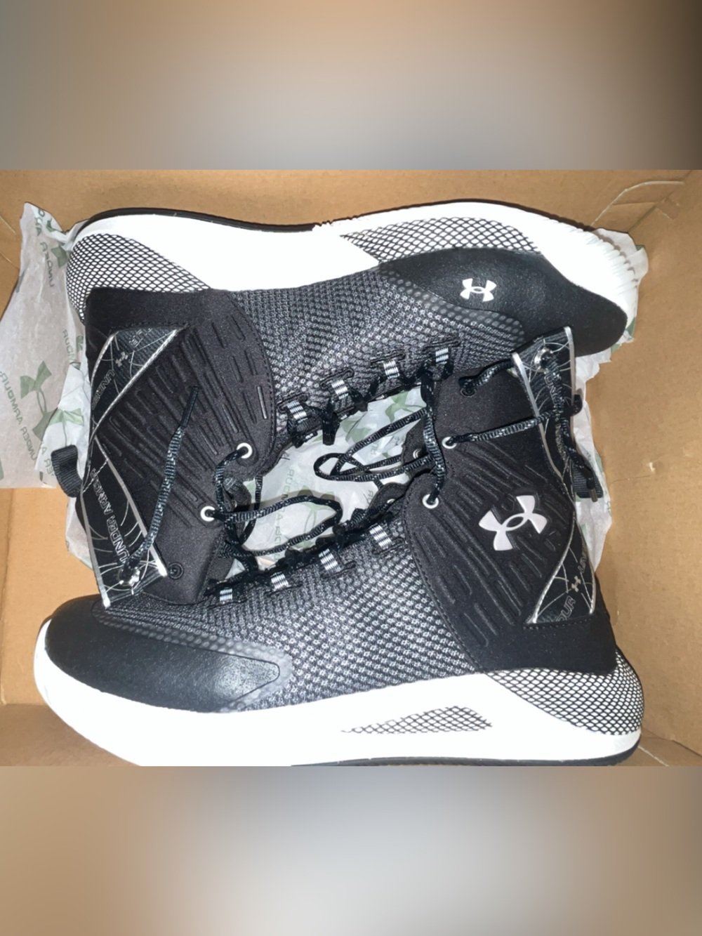 Under Armour Women's HOVR
Highlight Ace Volleyball Shoes